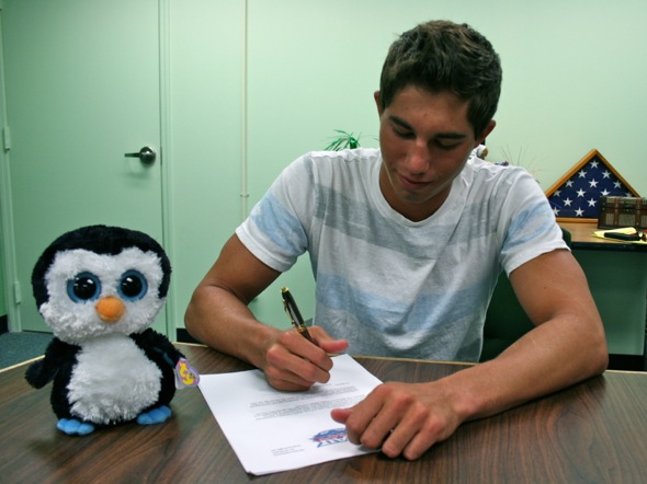 Hunter Swartsel signs with FAU