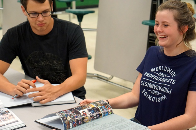 yearbook_signing_106s